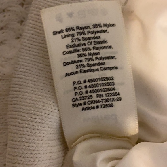 Aritzia crochet skirt in white - Picture 3 of 4